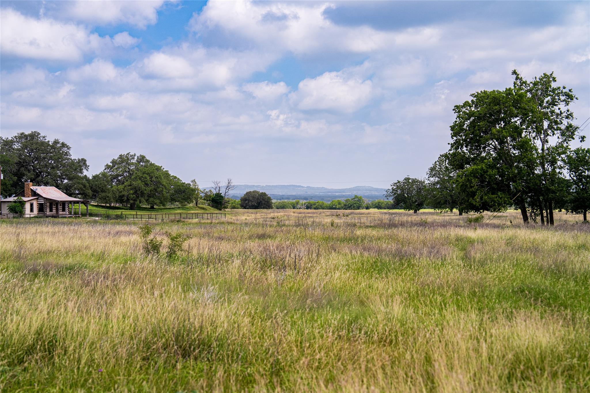 302 Hye Albert Rd, Hye, TX 78635