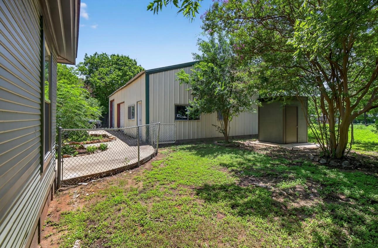 701 S Vandeveer St, Burnet, TX 78611
