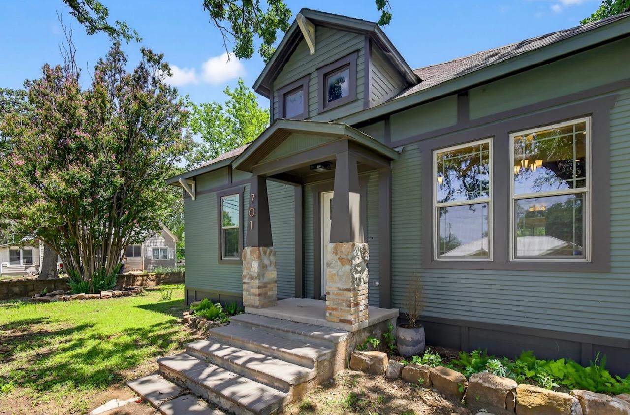 701 S Vandeveer St, Burnet, TX 78611