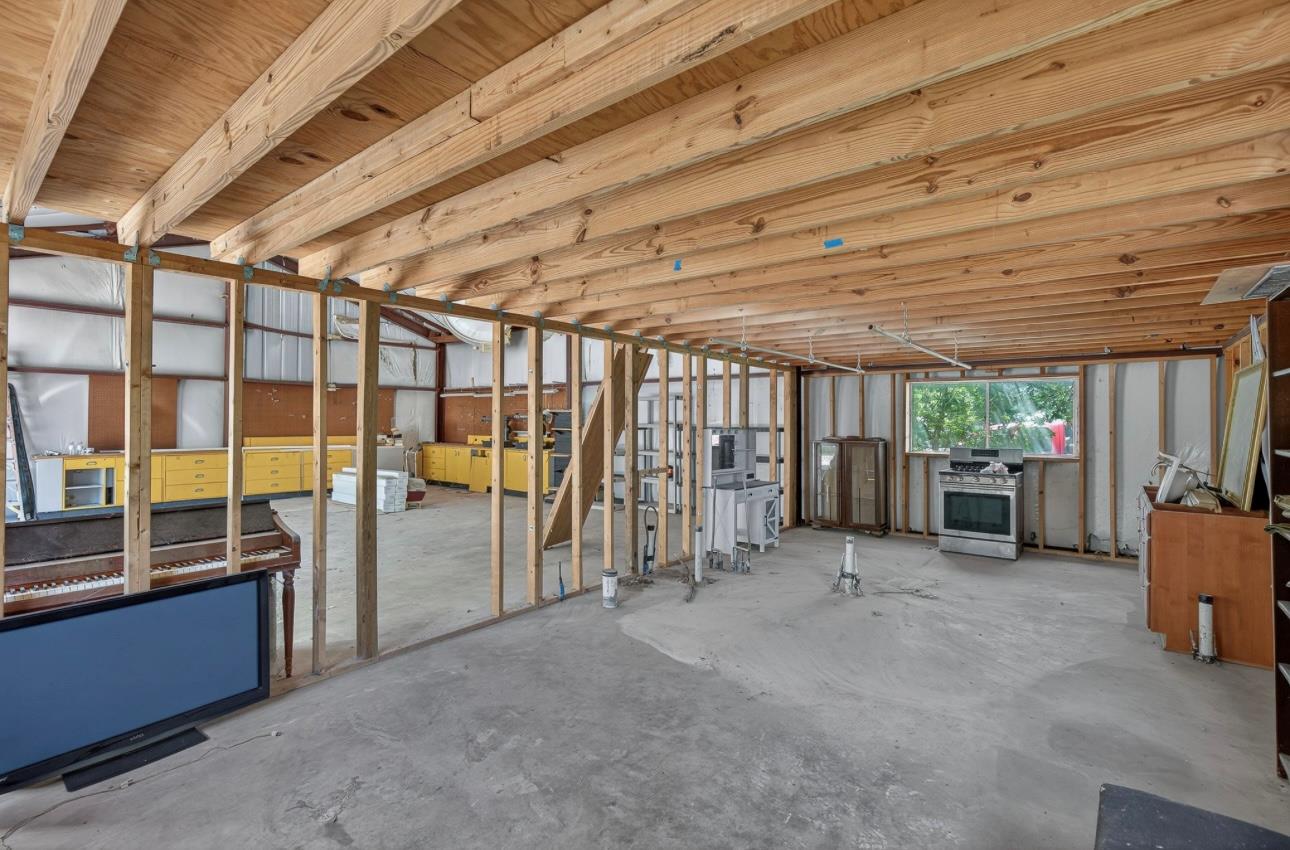 701 S Vandeveer St, Burnet, TX 78611