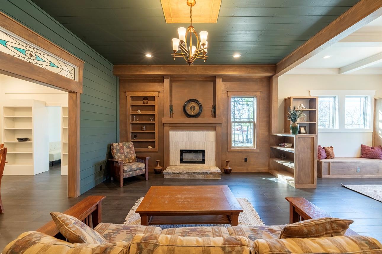 701 S Vandeveer St, Burnet, TX 78611