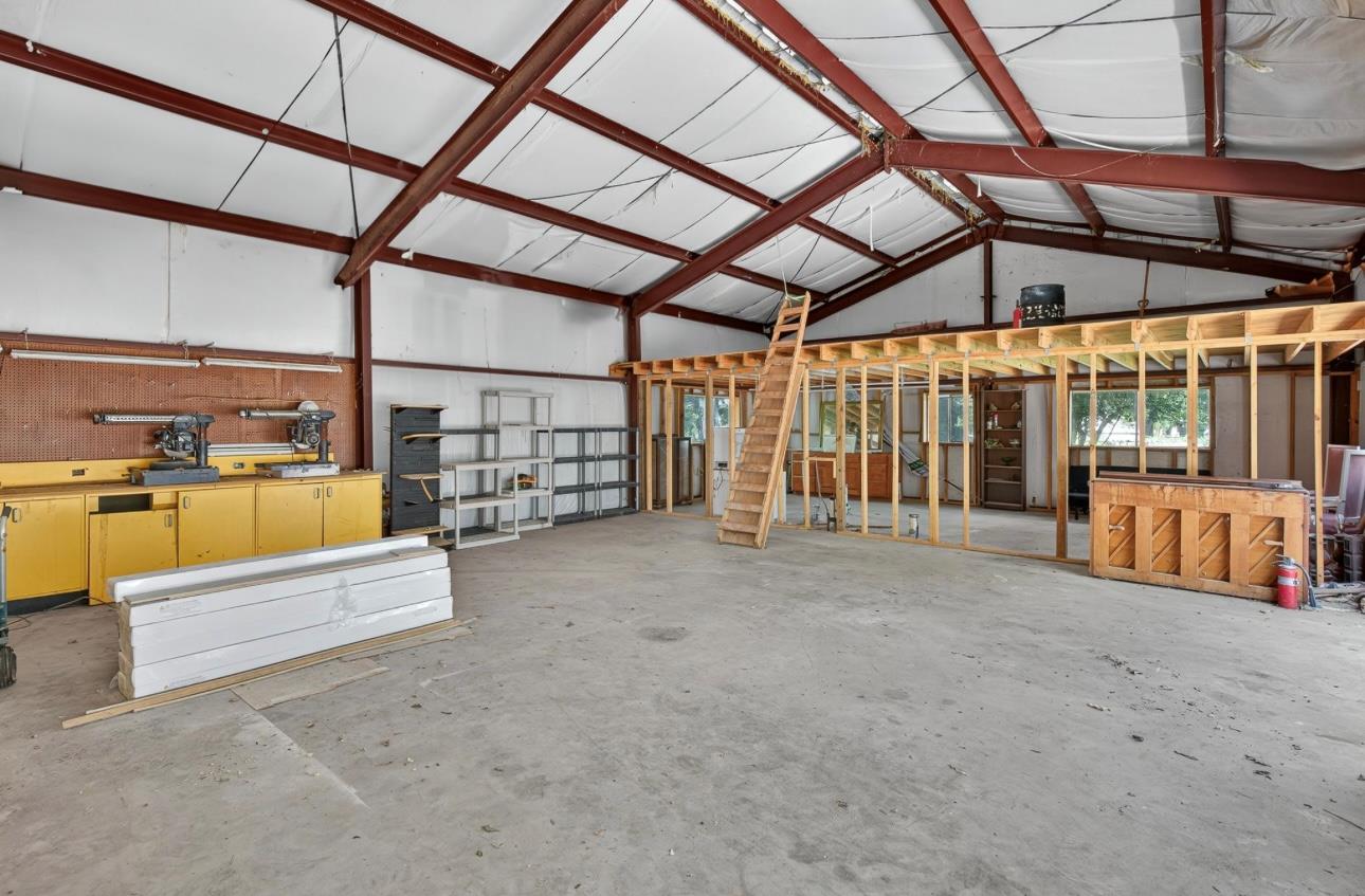 701 S Vandeveer St, Burnet, TX 78611