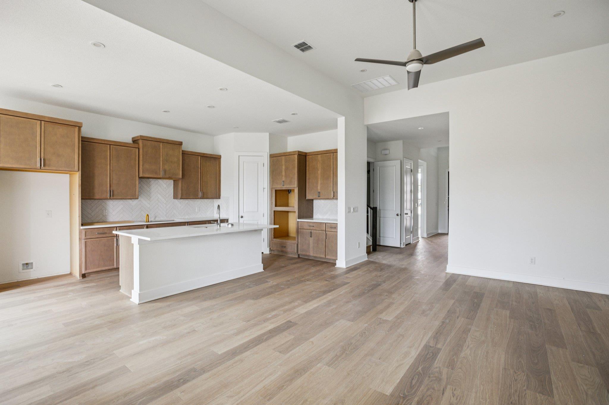 206 San Saba Dr, Buda, TX 78610