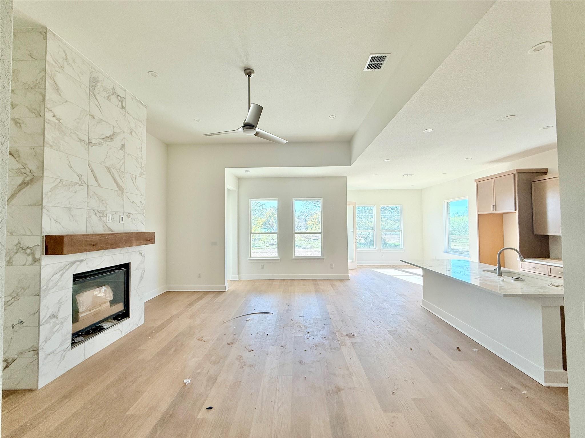 206 San Saba Dr, Buda, TX 78610