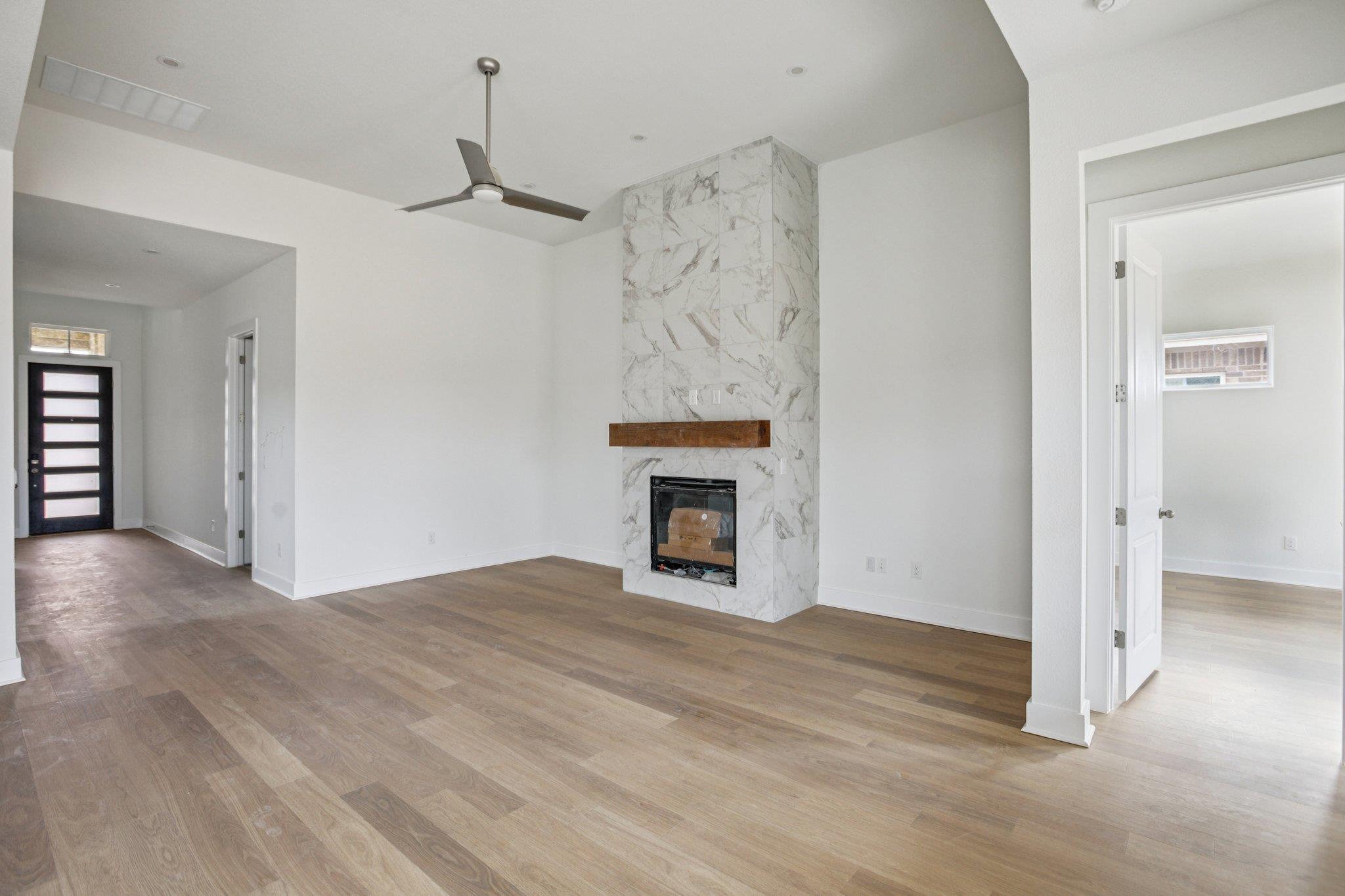 206 San Saba Dr, Buda, TX 78610