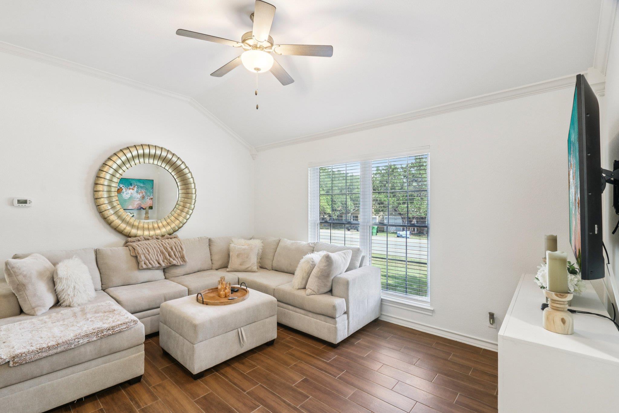 201 Sailmaster St, Lakeway, TX 78734