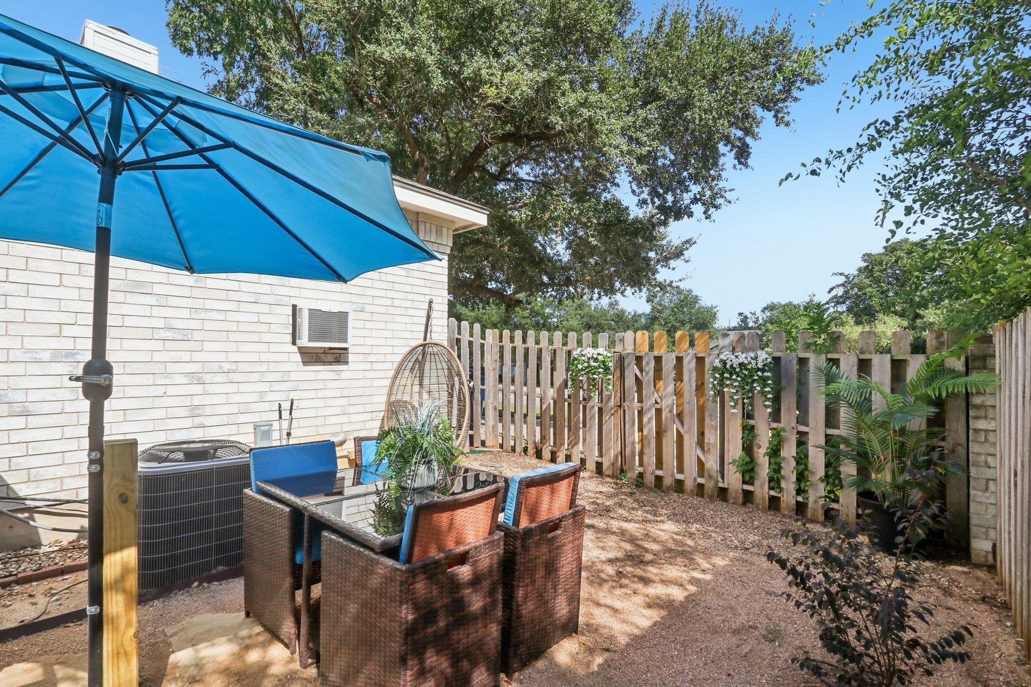 201 Sailmaster St, Lakeway, TX 78734