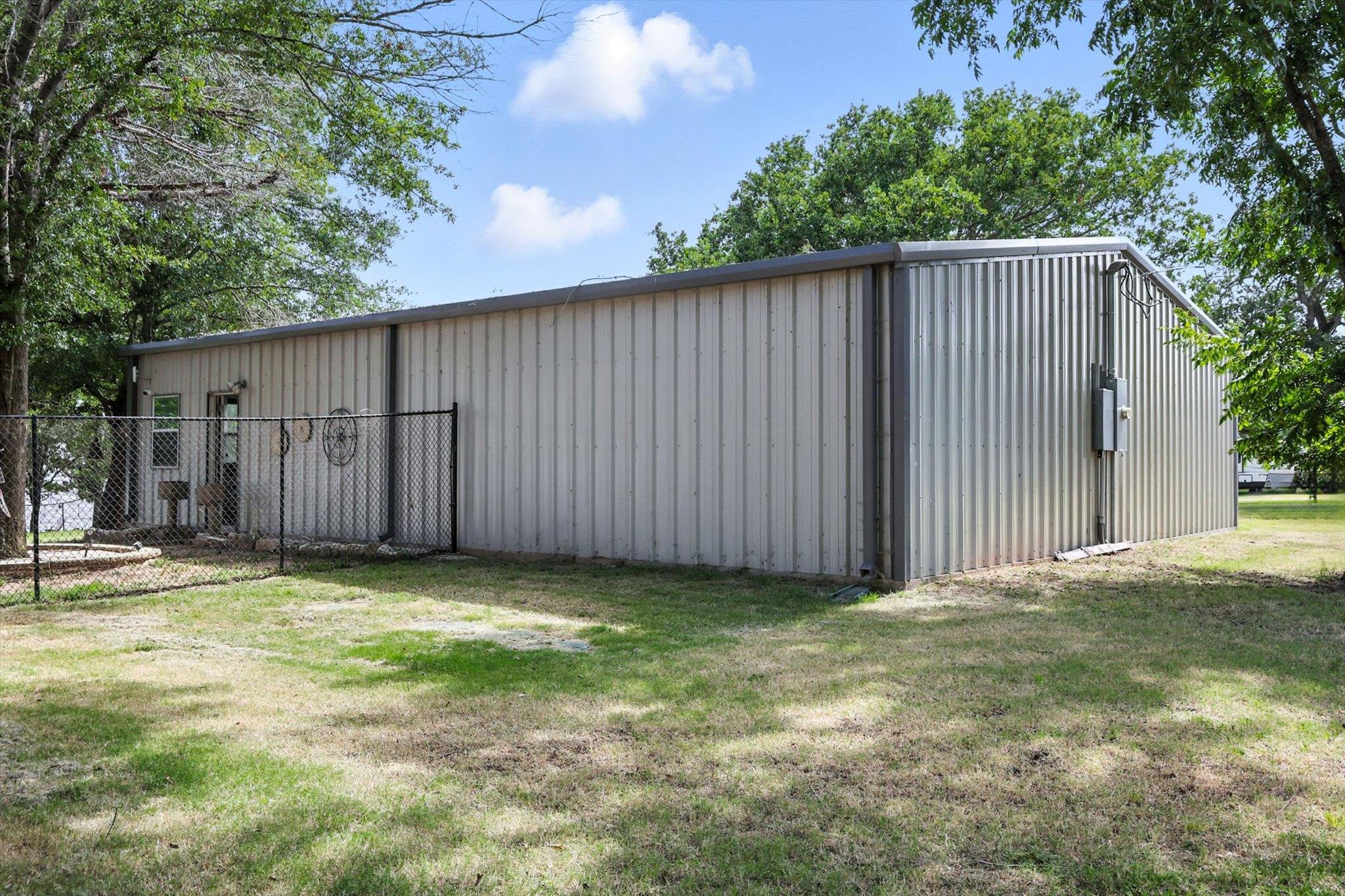 827 Lcr 894, Jewett, TX 75846