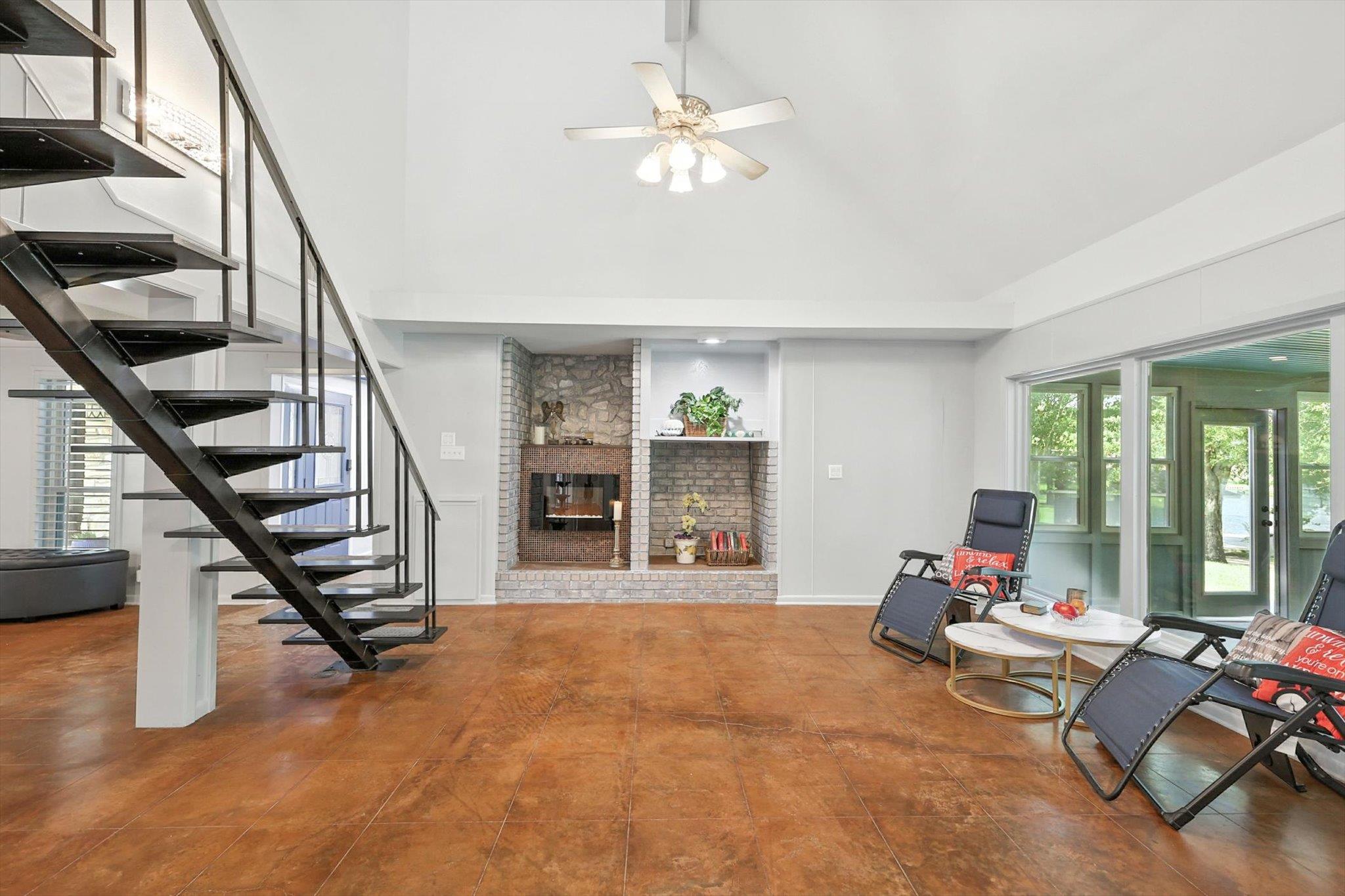 827 Lcr 894, Jewett, TX 75846
