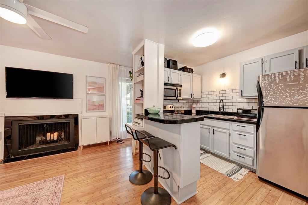 1000 W 26th St # 115B, Austin, TX 78705