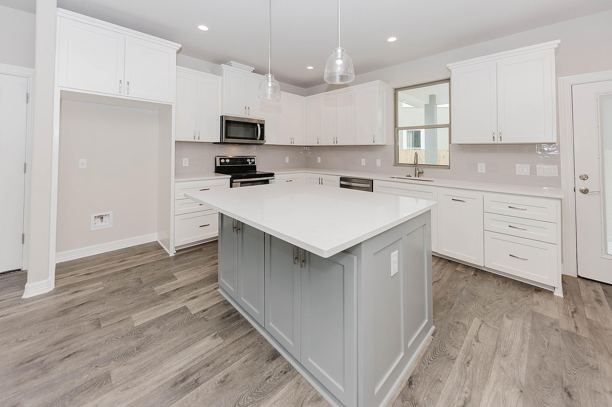 122 W Kikipua Ln, Bastrop, TX 78602