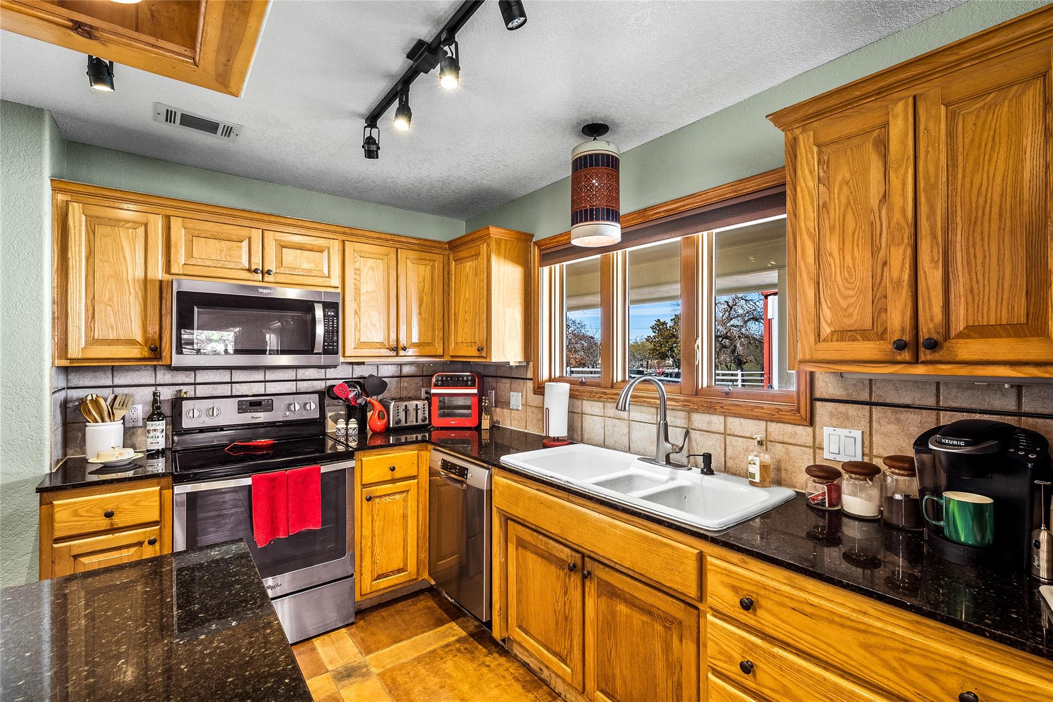 203 Oxbow Trl, Marble Falls, TX 78654