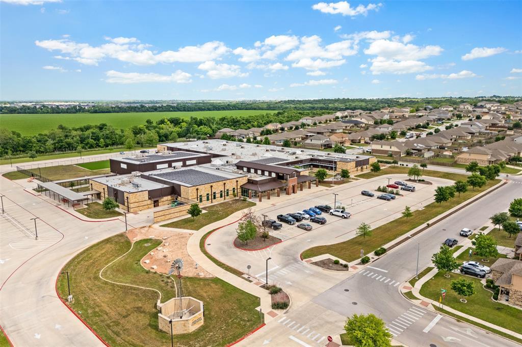 310 Baldwin St, Hutto, TX 78634