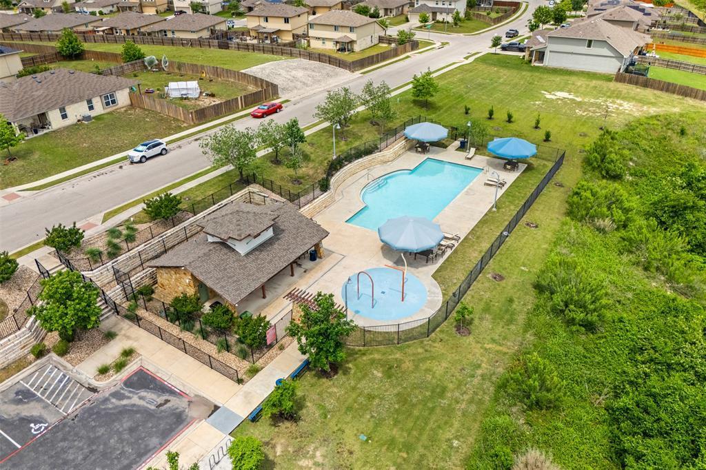 310 Baldwin St, Hutto, TX 78634