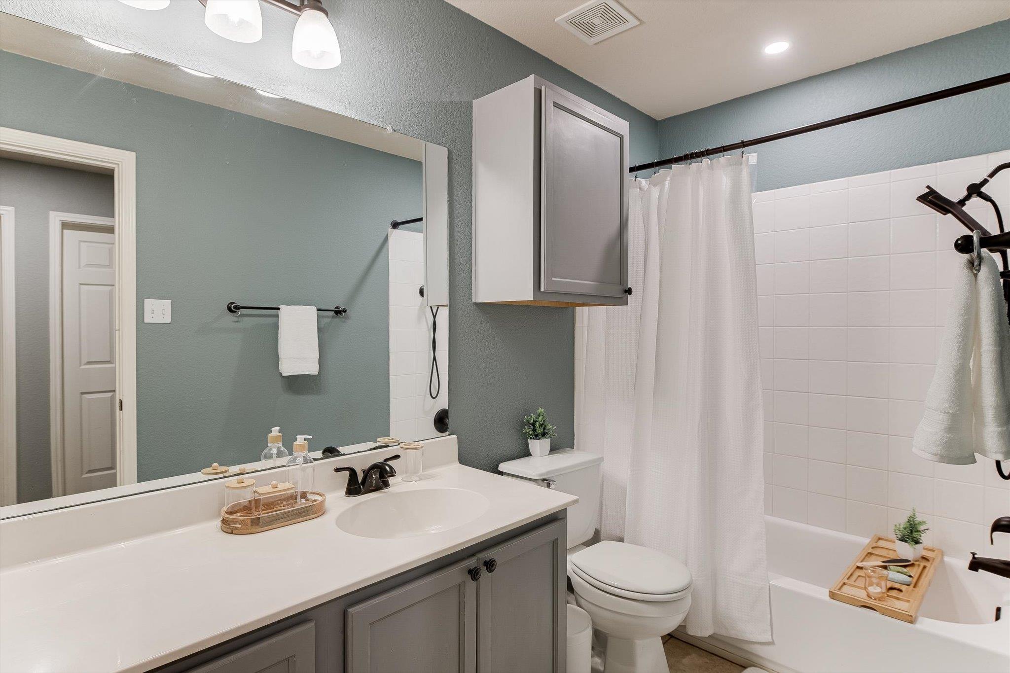310 Baldwin St, Hutto, TX 78634