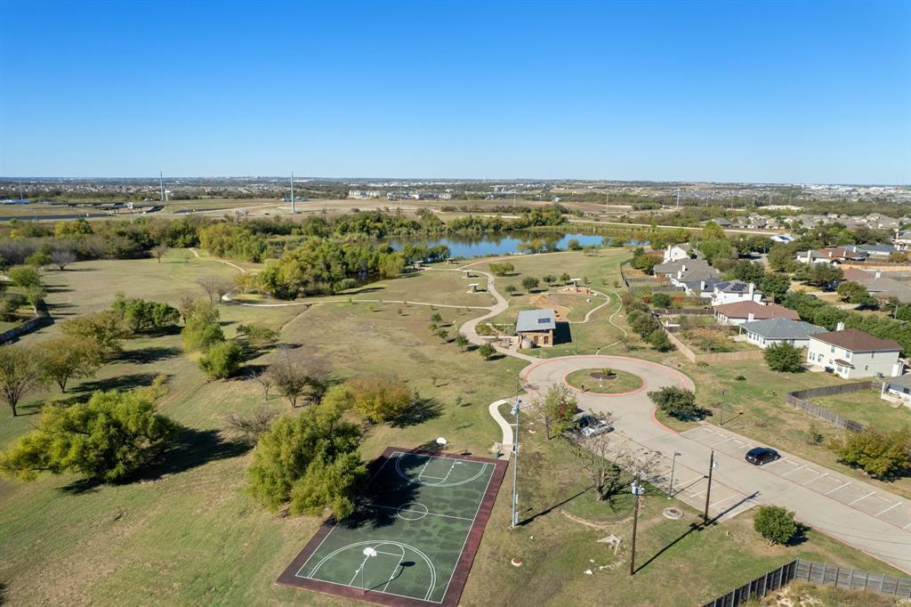 310 Baldwin St, Hutto, TX 78634