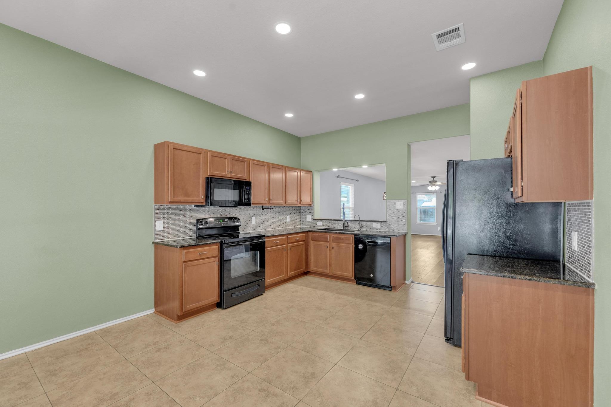 310 Baldwin St, Hutto, TX 78634