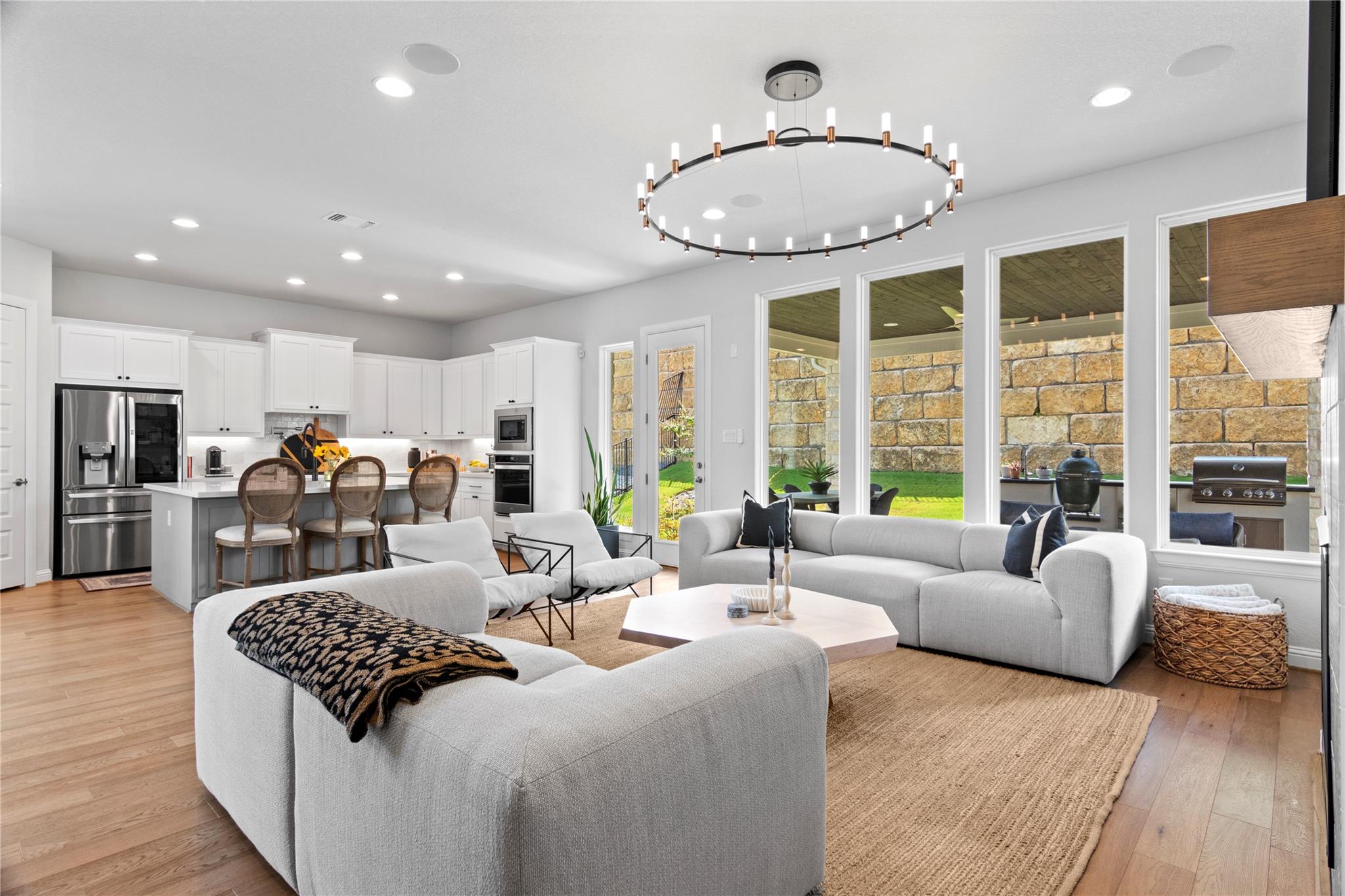 211 Abbeyville Walk, Lakeway, TX 78738