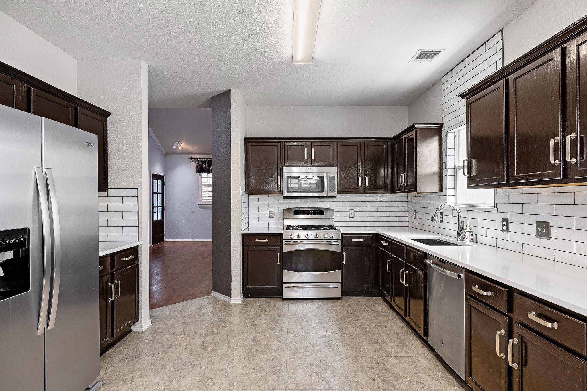633 Fairway, Kyle, TX 78640