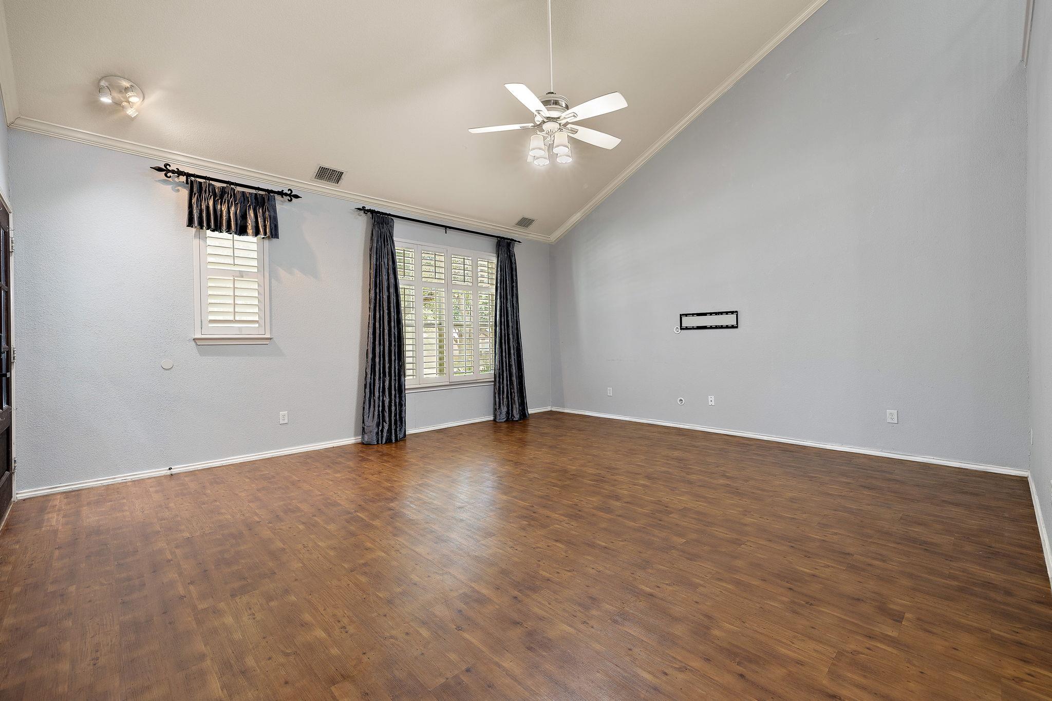 633 Fairway, Kyle, TX 78640