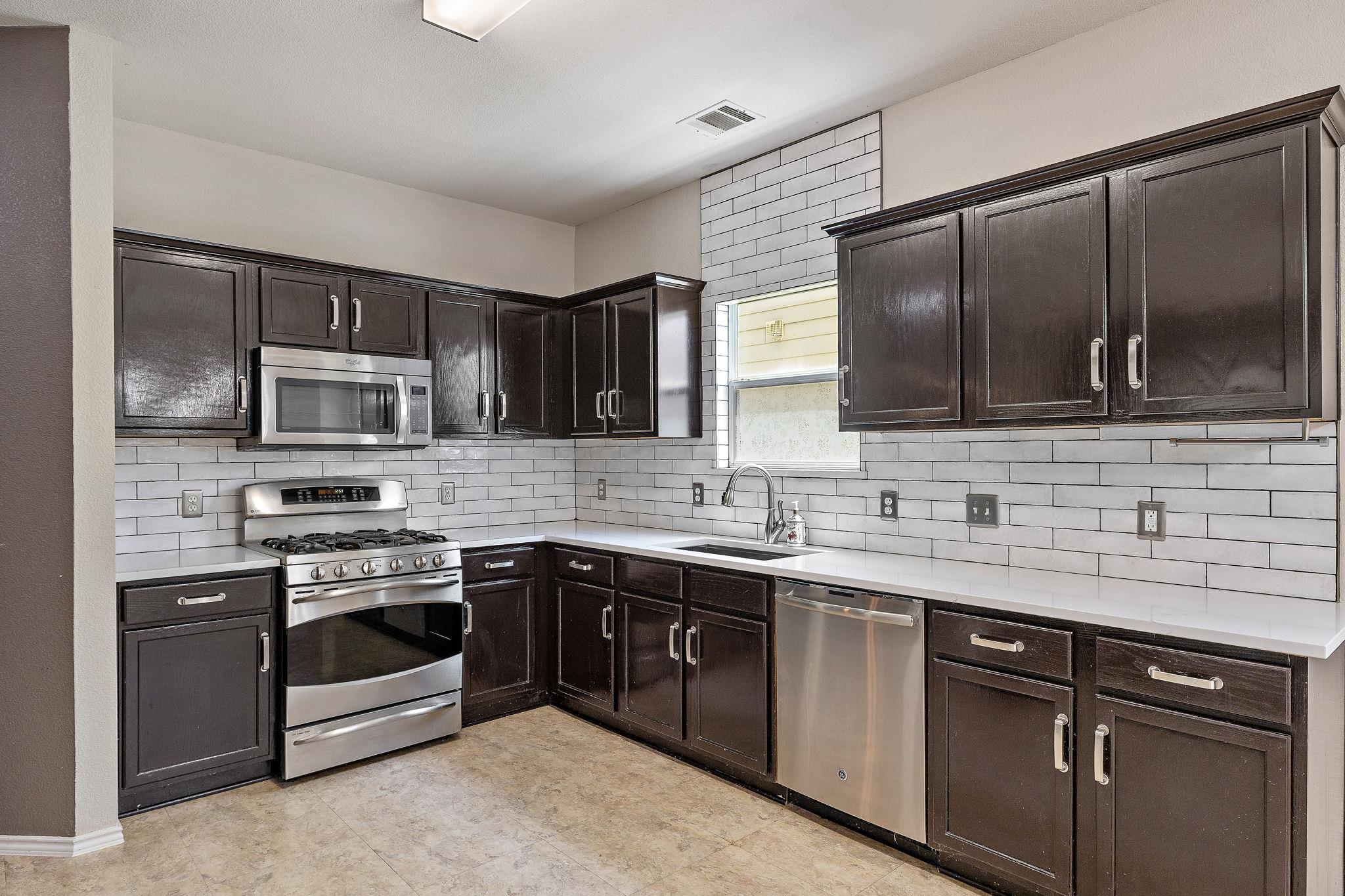 633 Fairway, Kyle, TX 78640