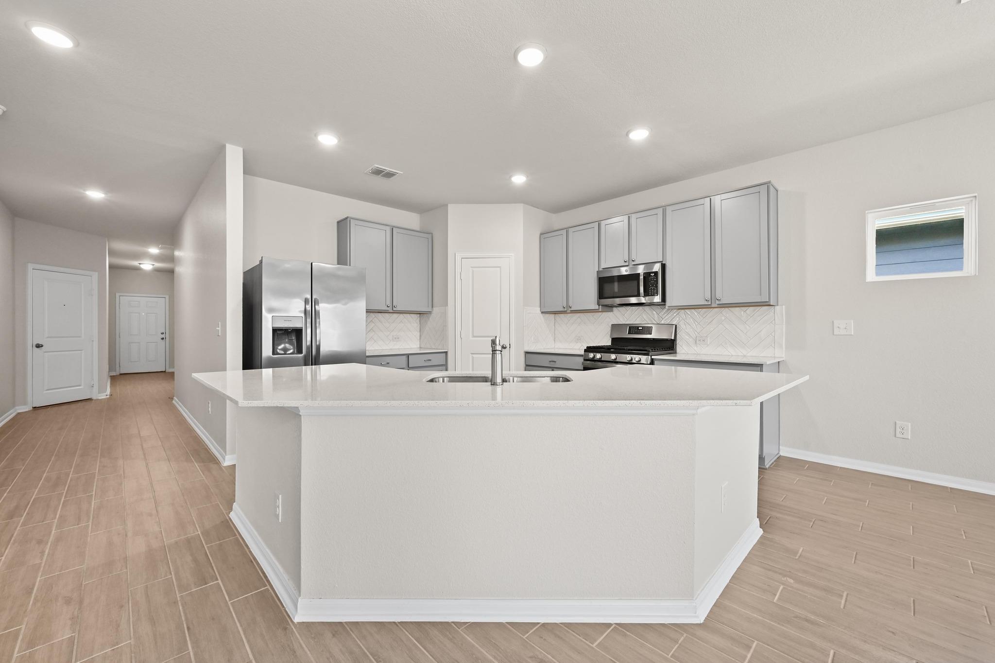 141 Yellowstone Dr, Kyle, TX 78640