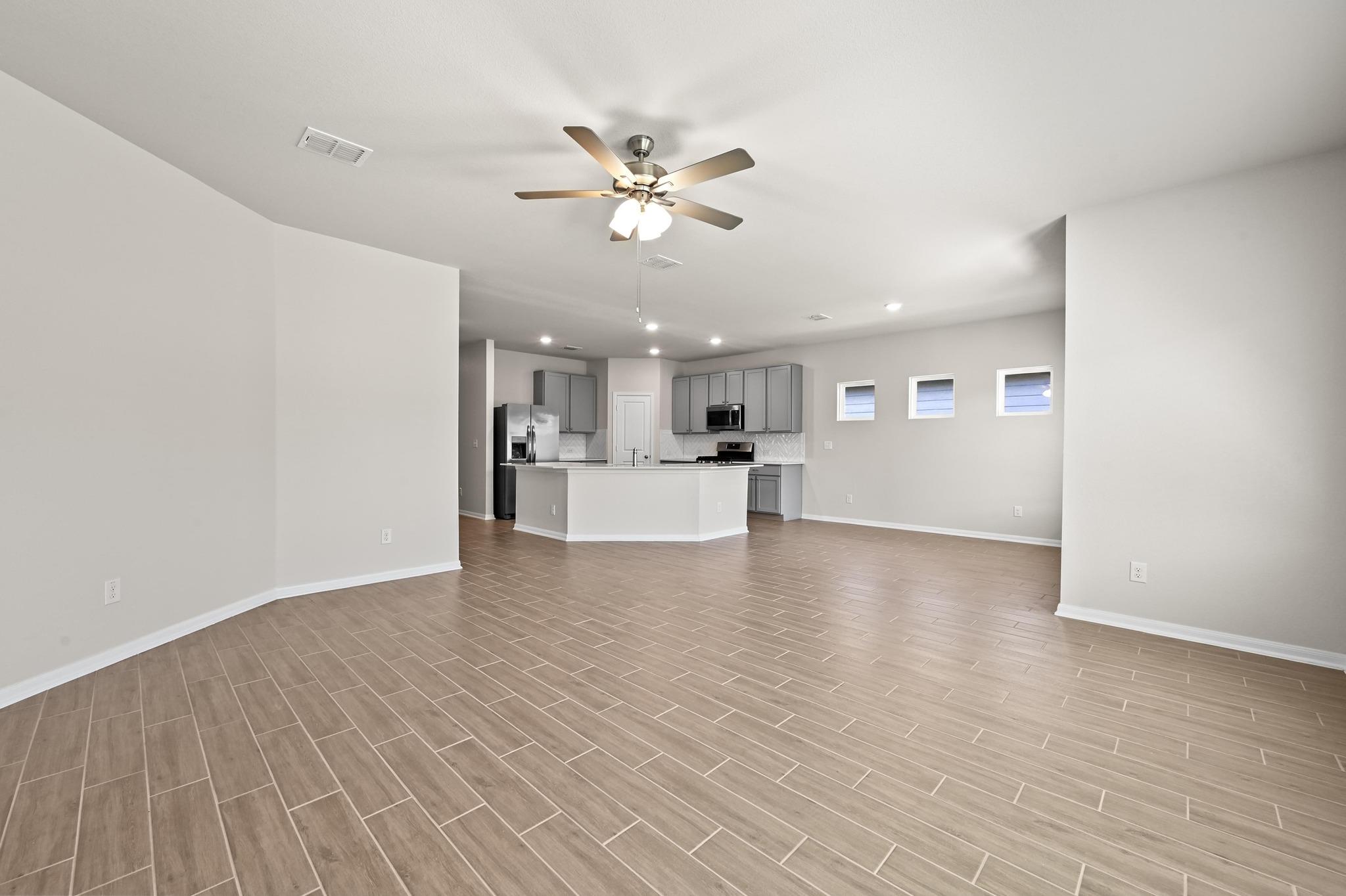 141 Yellowstone Dr, Kyle, TX 78640