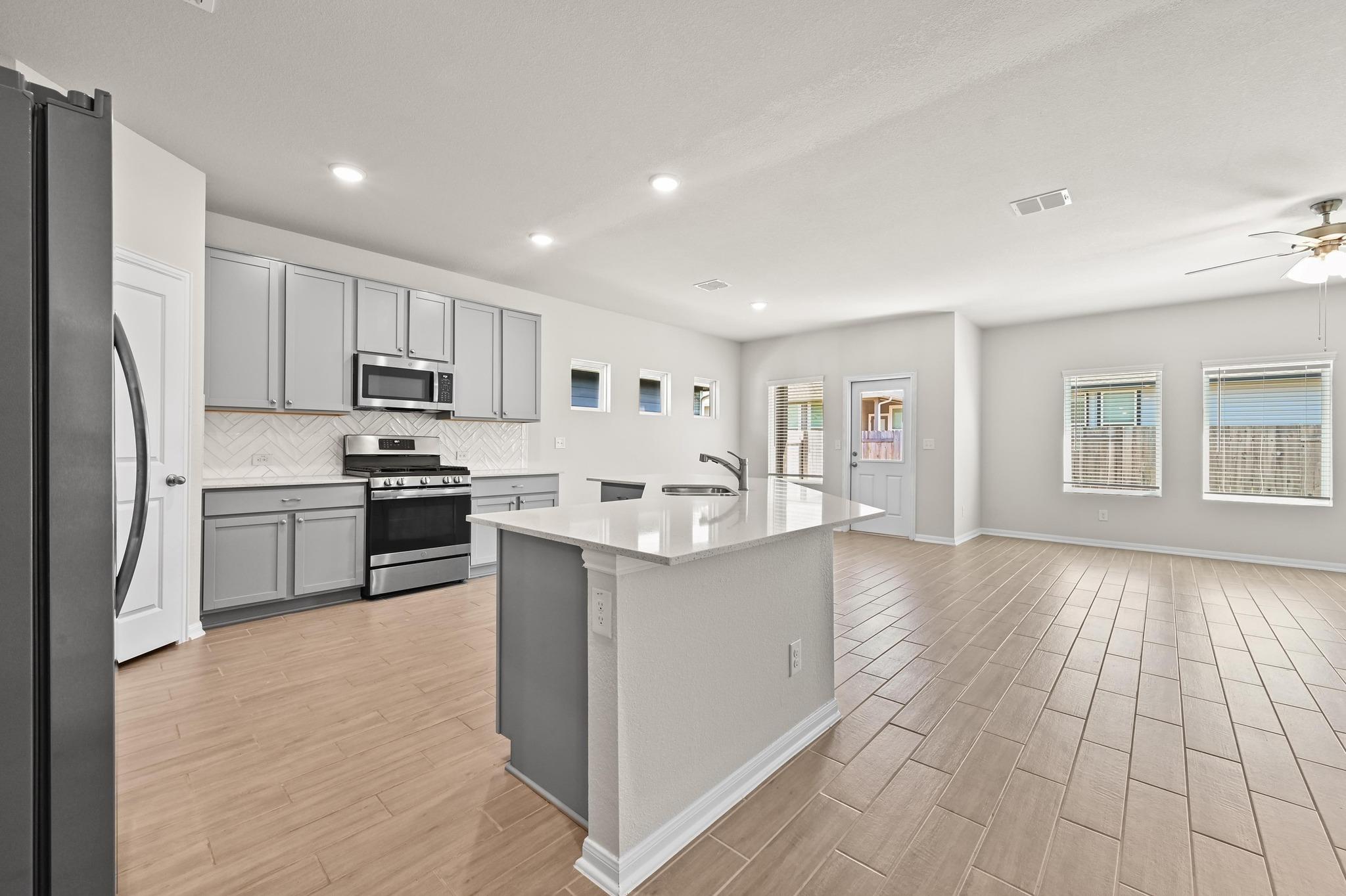 141 Yellowstone Dr, Kyle, TX 78640