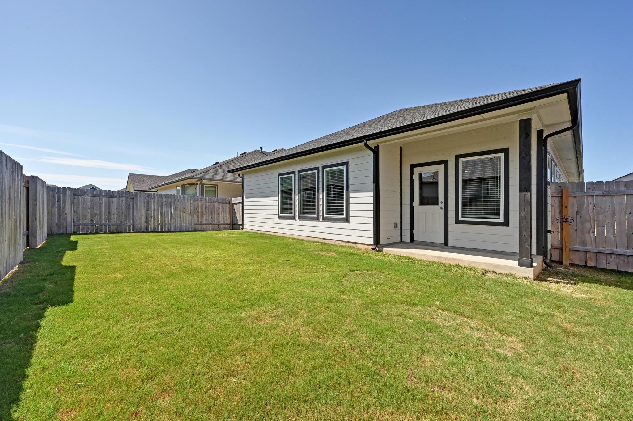 141 Yellowstone Dr, Kyle, TX 78640