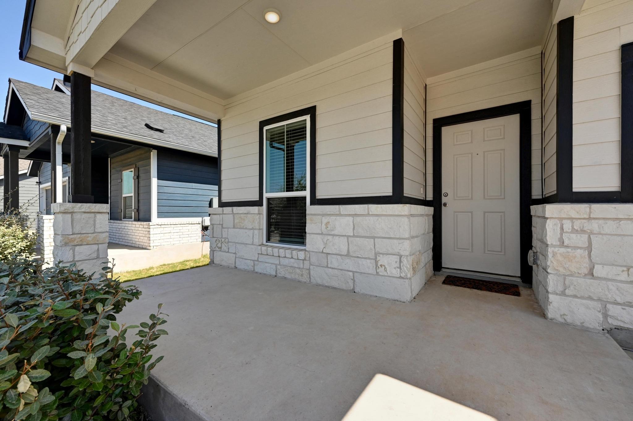 141 Yellowstone Dr, Kyle, TX 78640
