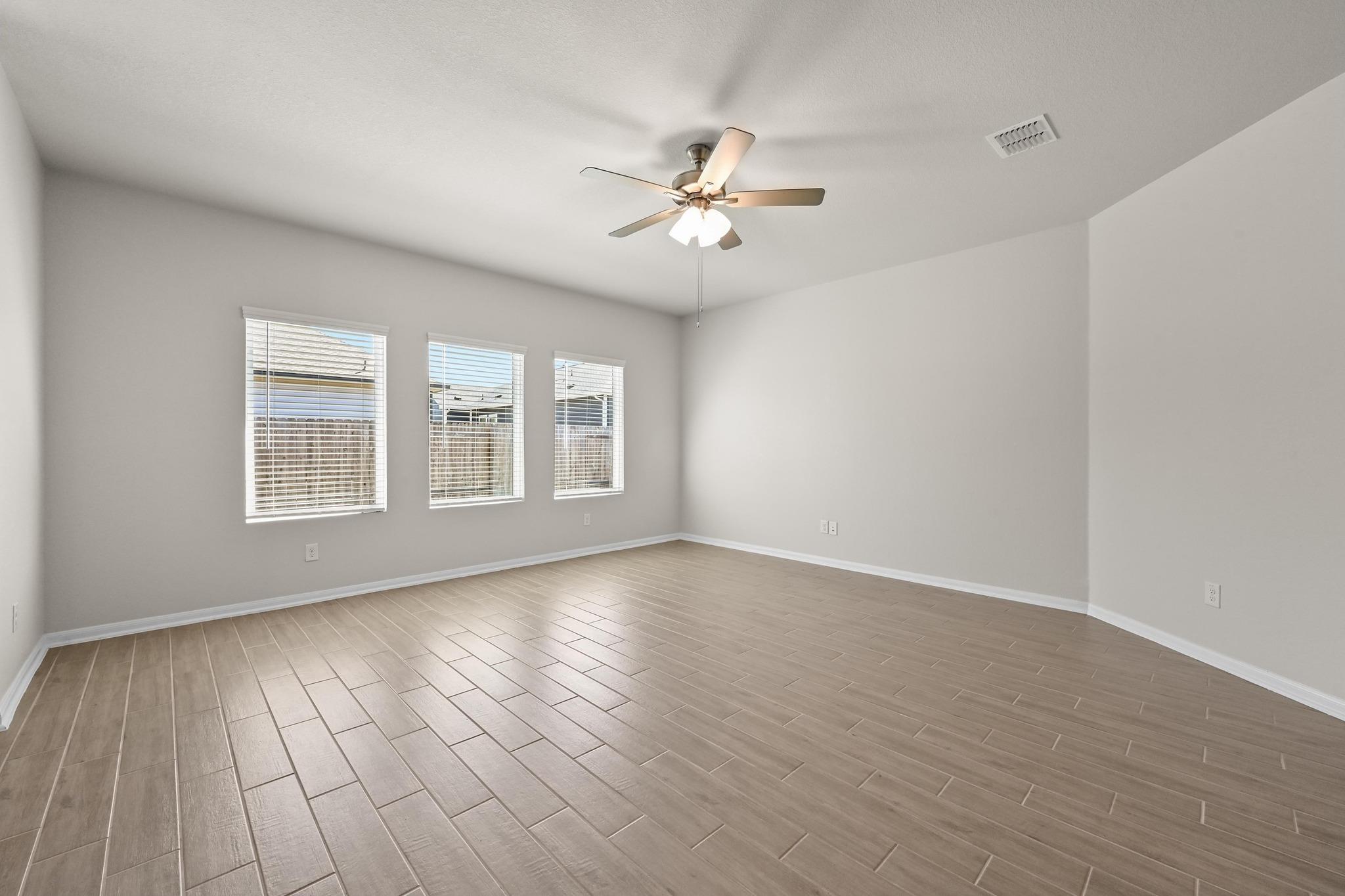 141 Yellowstone Dr, Kyle, TX 78640