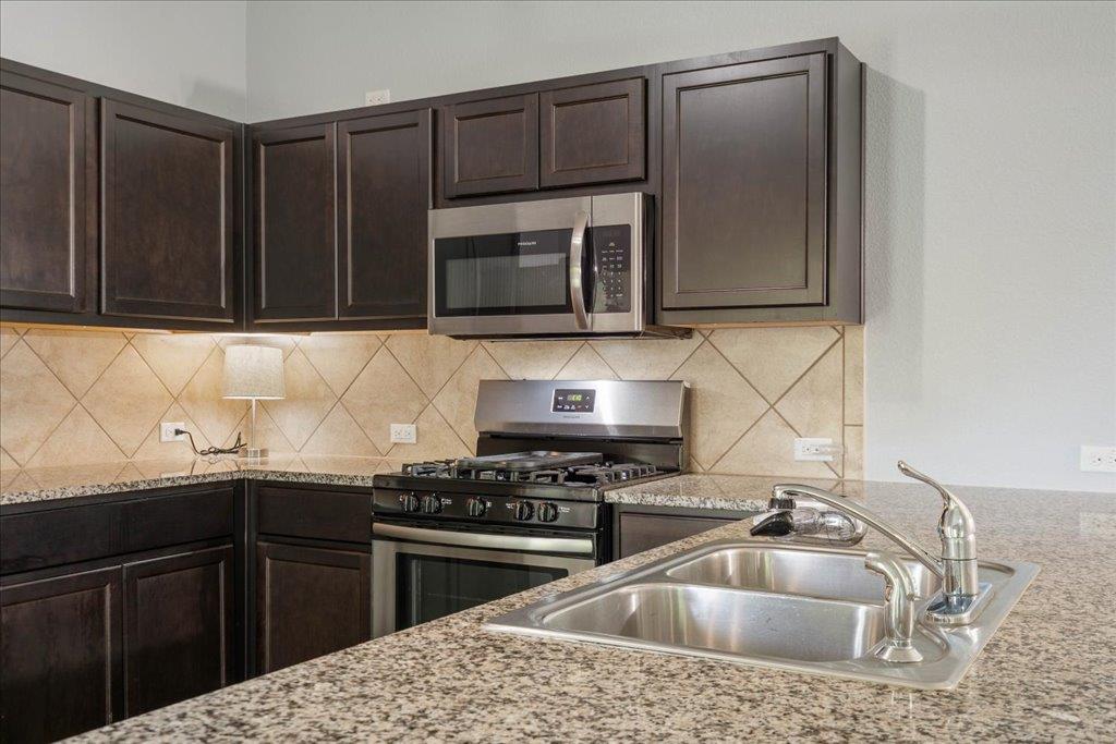 178 James Adkins Dr, Kyle, TX 78640