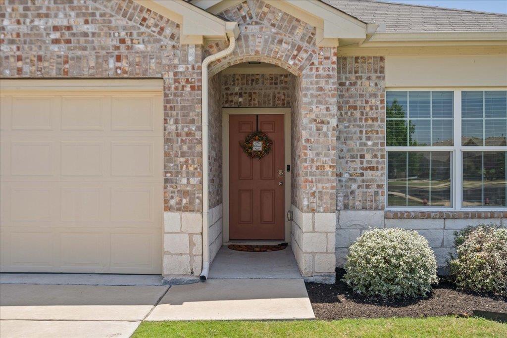 178 James Adkins Dr, Kyle, TX 78640