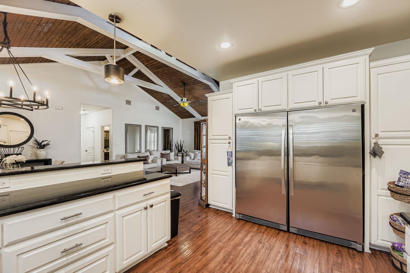 296 Makaha Dr, Bastrop, TX 78602