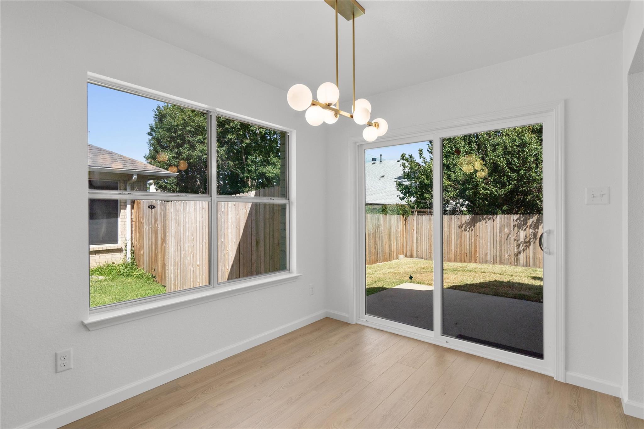 1319 Ashley Dr, Round Rock, TX 78665