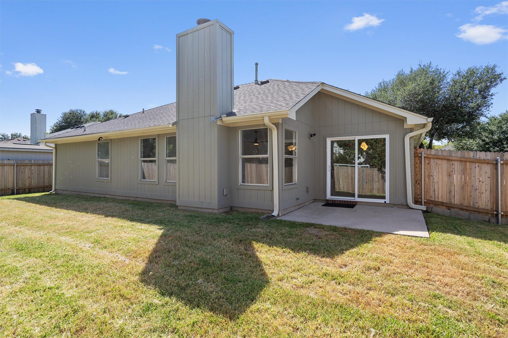 1319 Ashley Dr, Round Rock, TX 78665