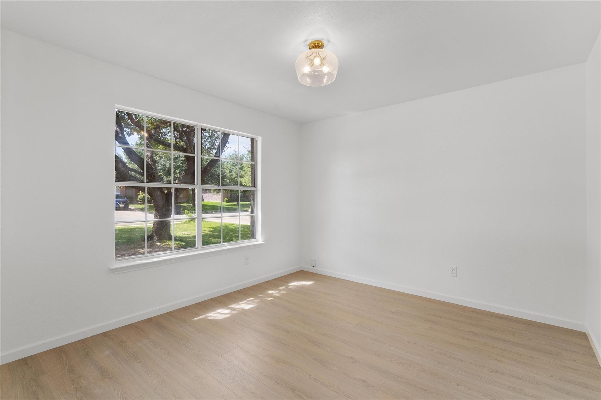 1319 Ashley Dr, Round Rock, TX 78665