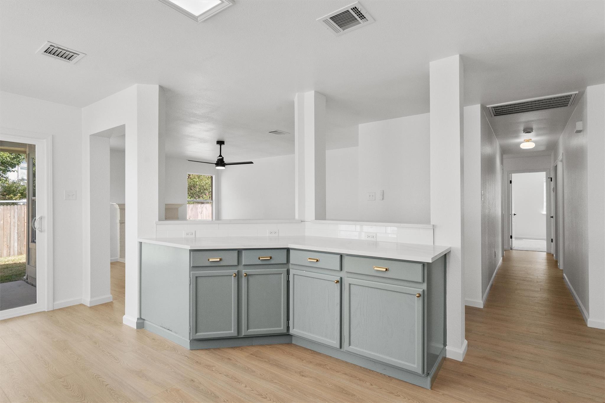1319 Ashley Dr, Round Rock, TX 78665
