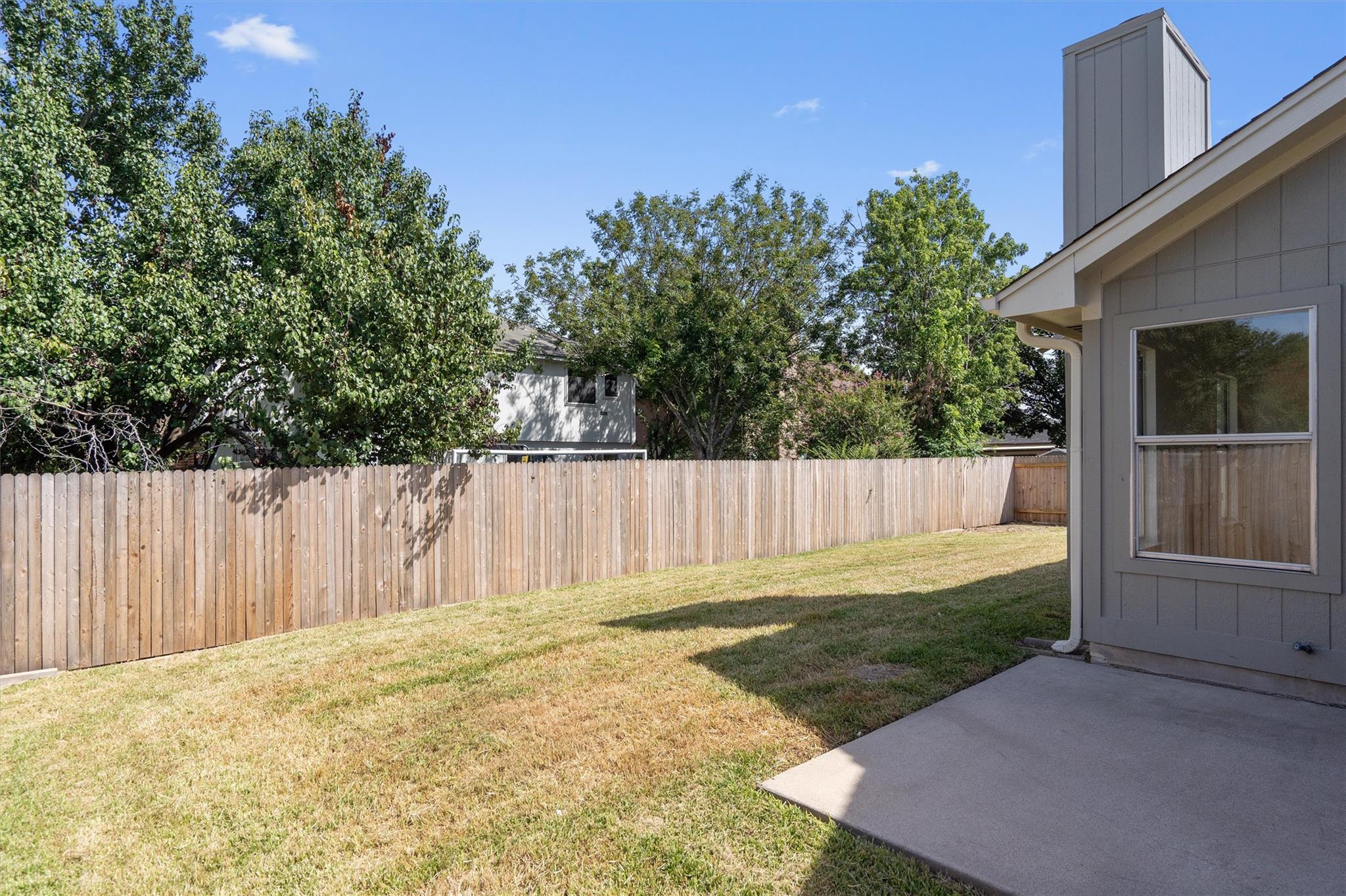 1319 Ashley Dr, Round Rock, TX 78665