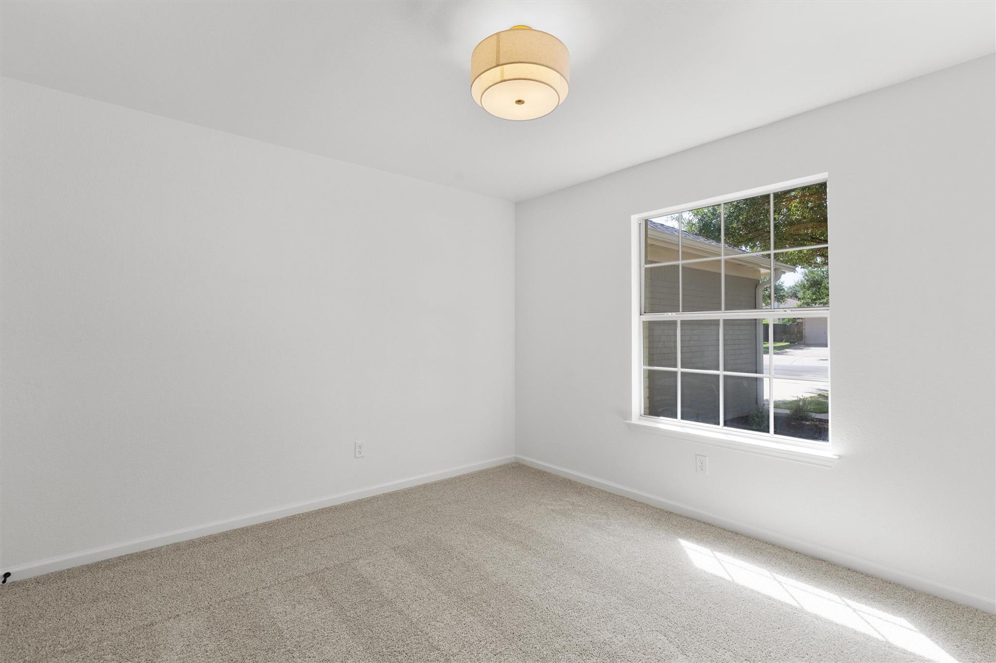 1319 Ashley Dr, Round Rock, TX 78665