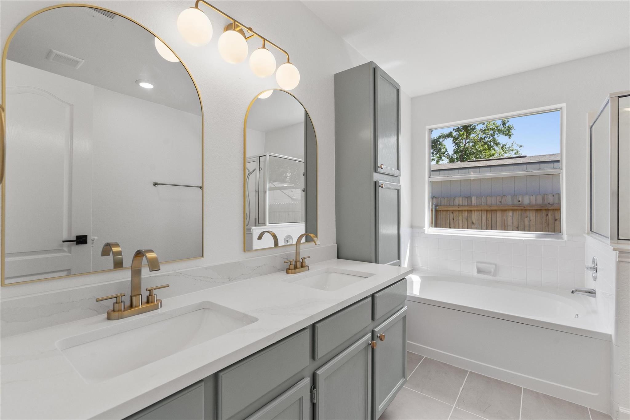 1319 Ashley Dr, Round Rock, TX 78665