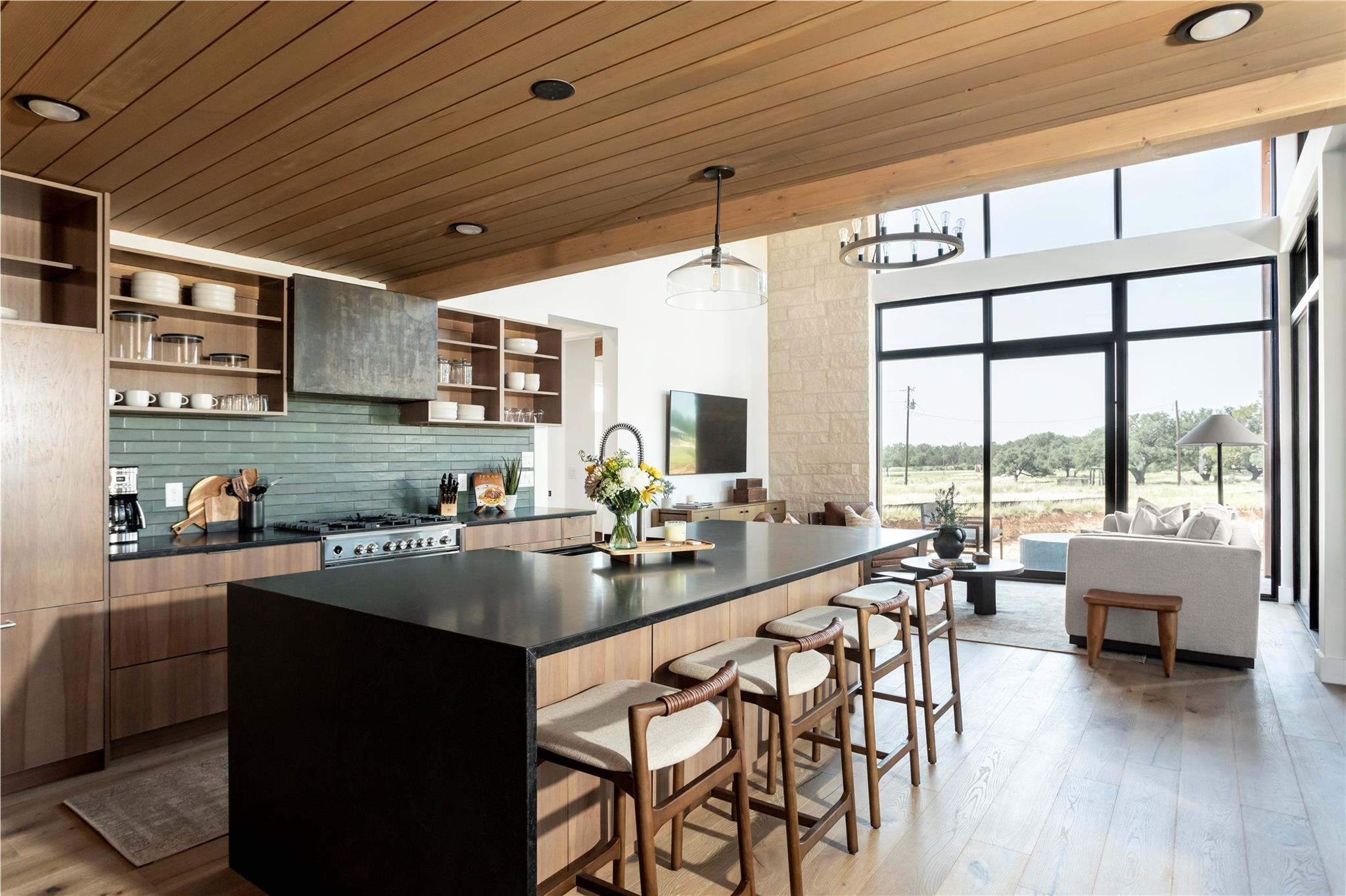 9361 W Us Highway 290 # 6, Hye, TX 78635