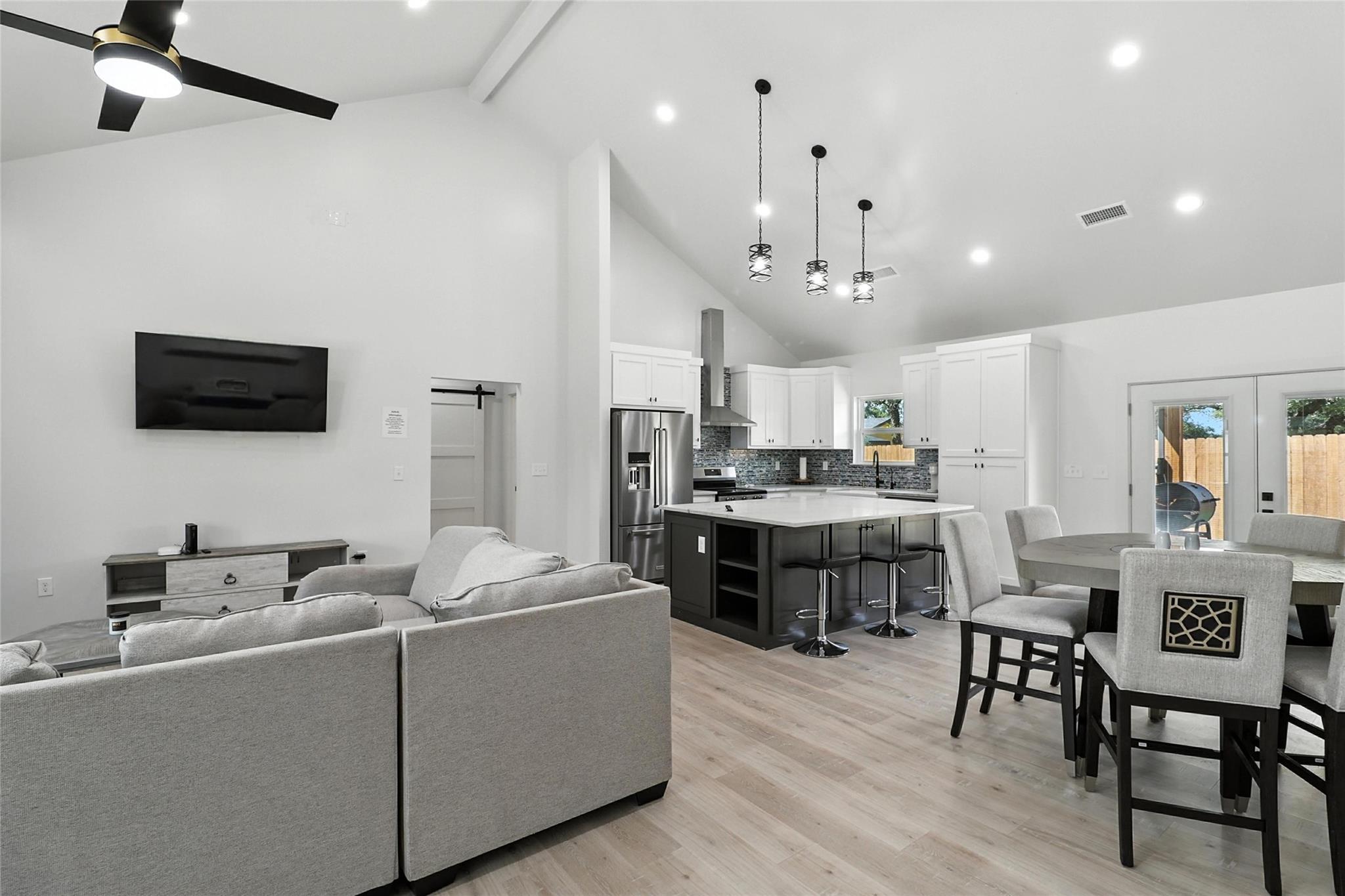 1515 Green Valley Ln, Granite Shoals, TX 78654