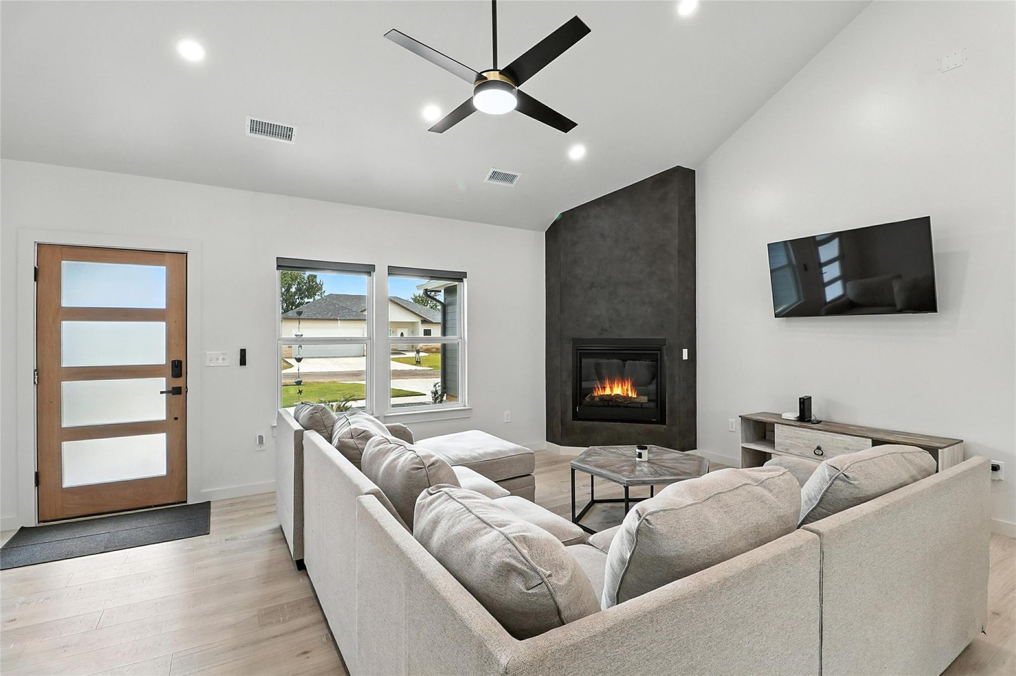 1515 Green Valley Ln, Granite Shoals, TX 78654