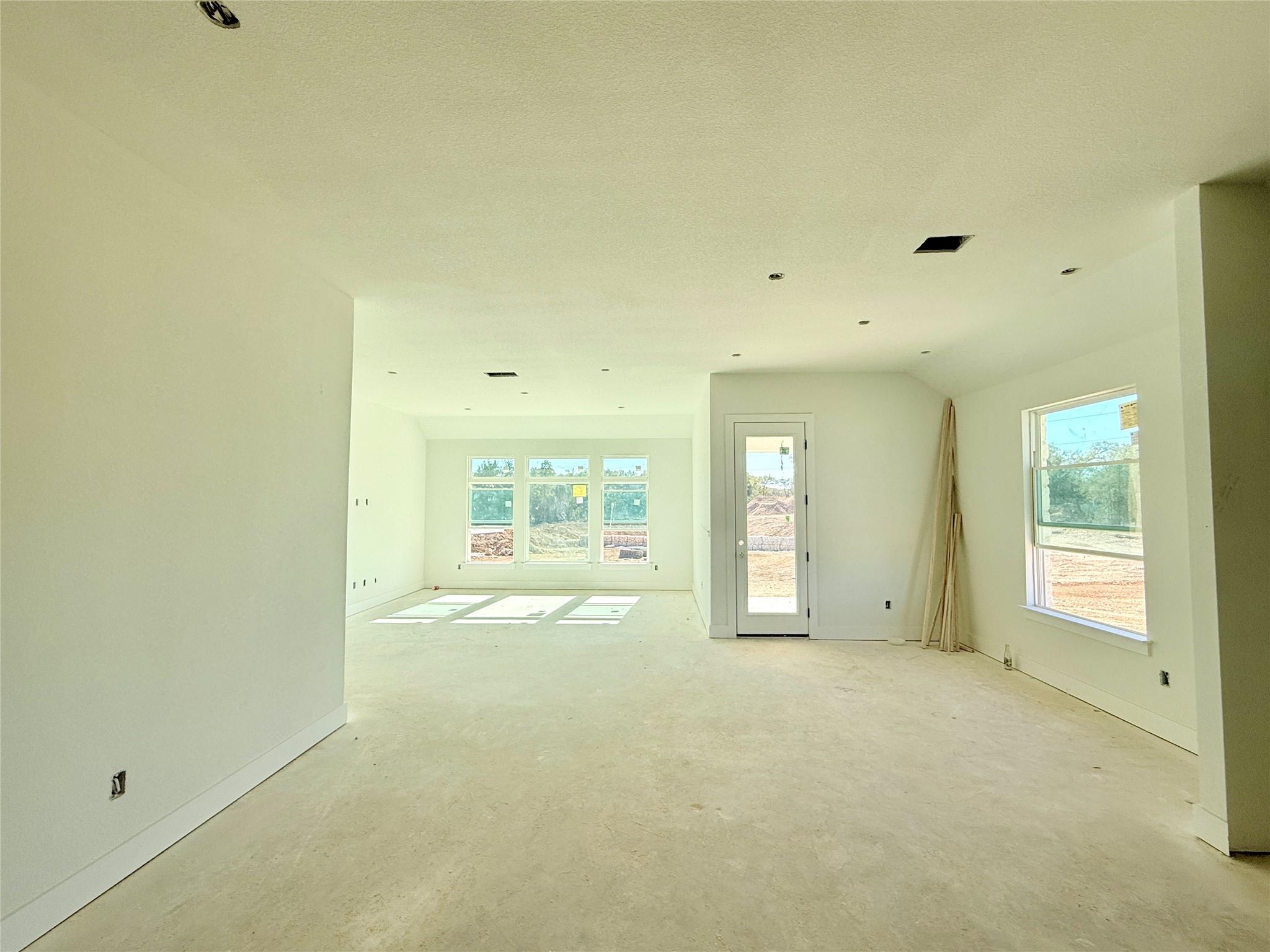 250 San Saba Dr, Buda, TX 78610