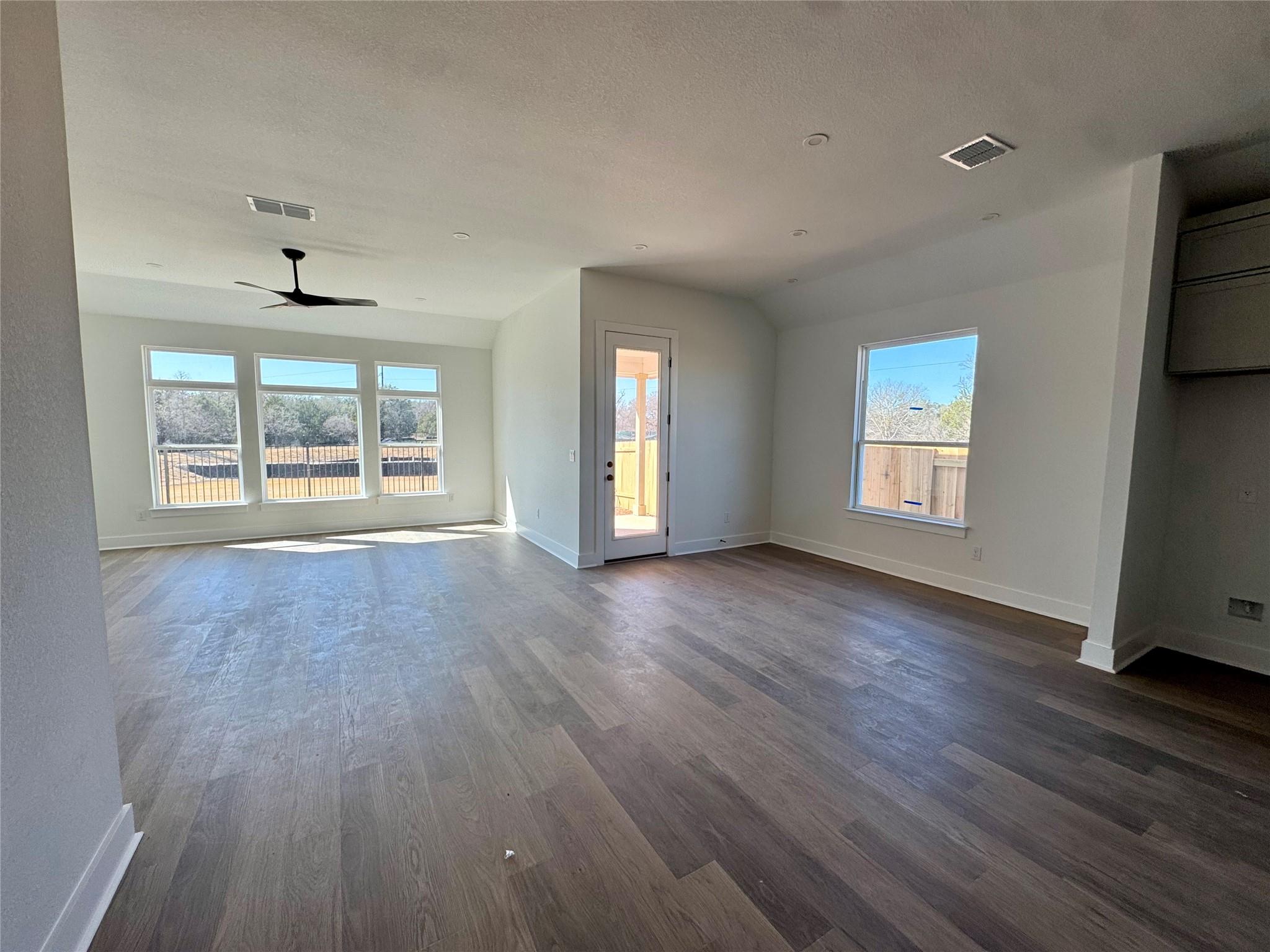 250 San Saba Dr, Buda, TX 78610