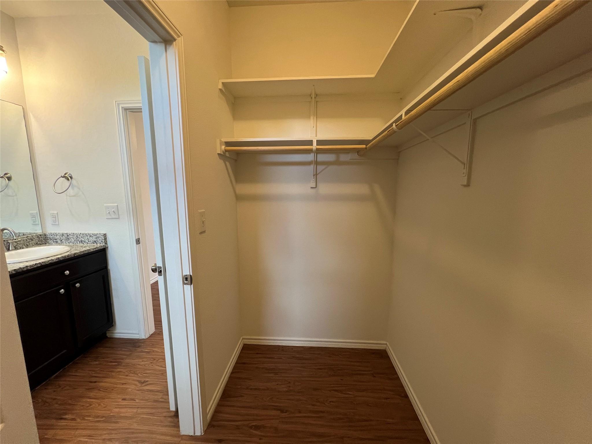 805 Hallie Cv, Lockhart, TX 78644