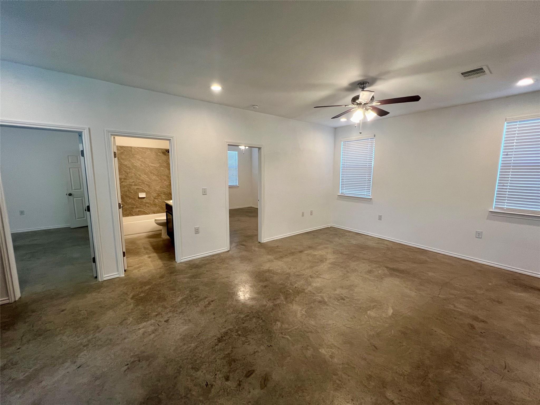 805 Hallie Cv, Lockhart, TX 78644