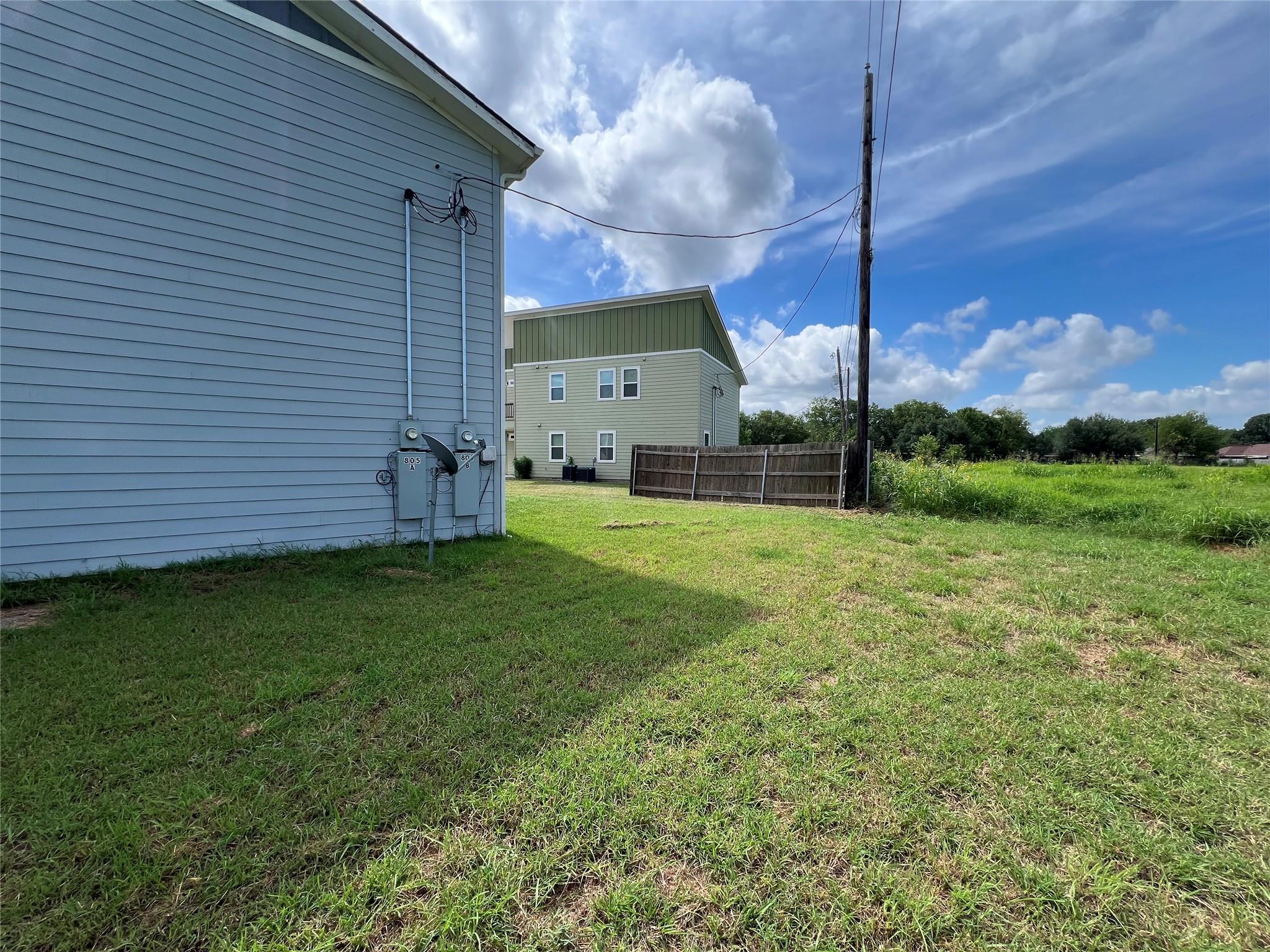 805 Hallie Cv, Lockhart, TX 78644