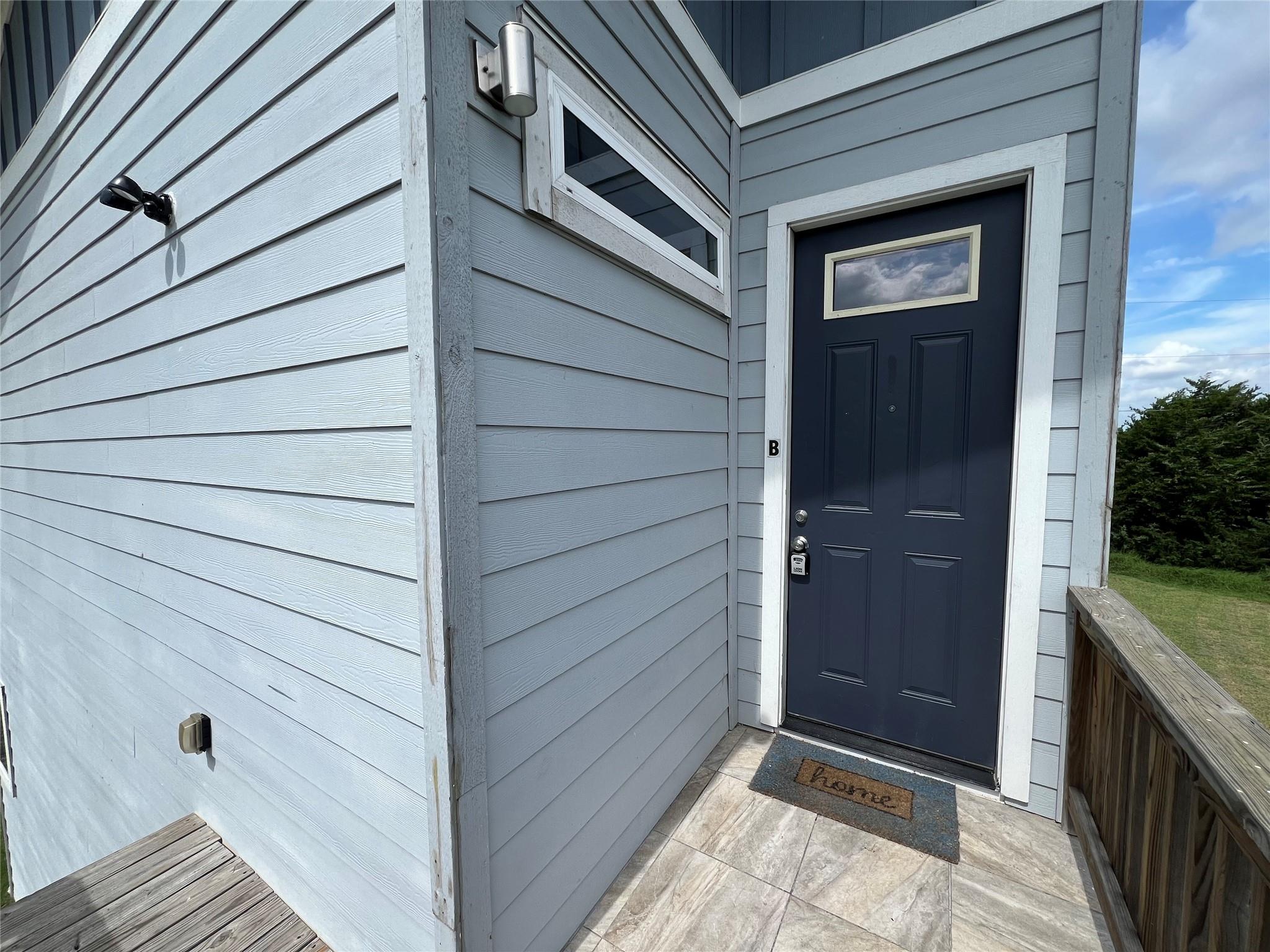 805 Hallie Cv, Lockhart, TX 78644